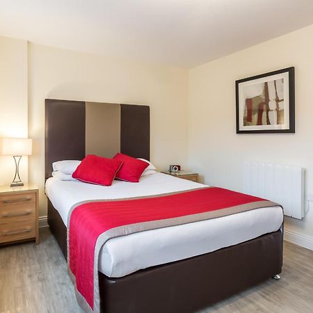 House Of Fisher - Central Point Basingstoke Dış mekan fotoğraf