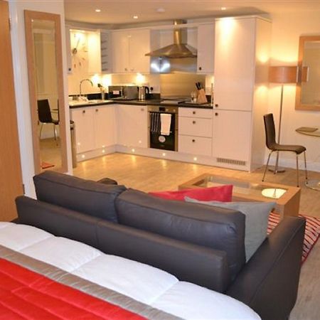 House Of Fisher - Central Point Basingstoke Dış mekan fotoğraf